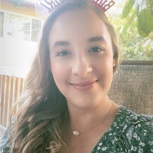 Meet your Posher, Elizabeth